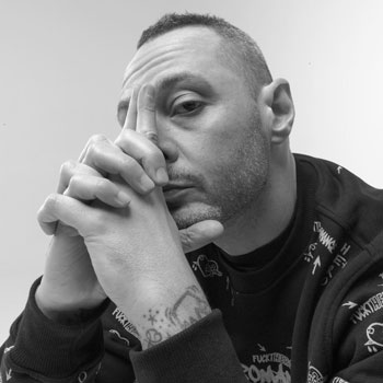 Fabri Fibra: biografia ufficiale, discografia aggiornata, video e contatti