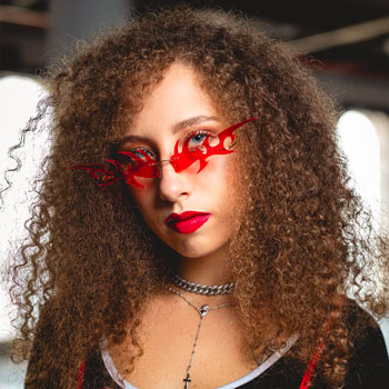 Rossella Essence: biografia ufficiale, discografia aggiornata, video e contatti