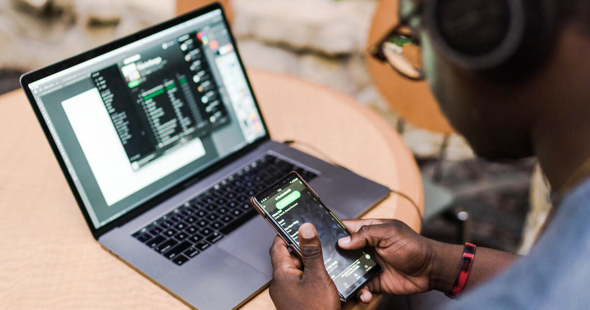 Conviene sponsorizzare un brano nelle playlist Spotify?